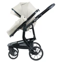 Kočárek Mama Kiddies Icon v béžové barvě se sportovní sedačkou.