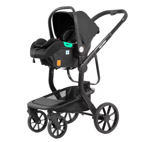 Autosedačka (vajíčko) Mama Kiddies Icon i-Size v černé barvě.