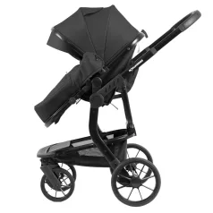 Kočárek Mama Kiddies Icon v černé barvě se sportovní sedačkou.