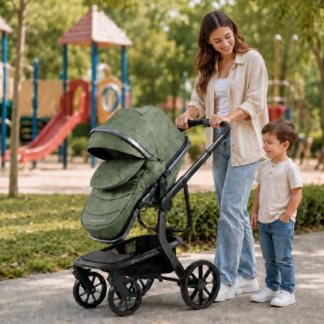 Kočárek Mama Kiddies Icon v zelené barvě se sportovní sedačkou a nánožníkem.