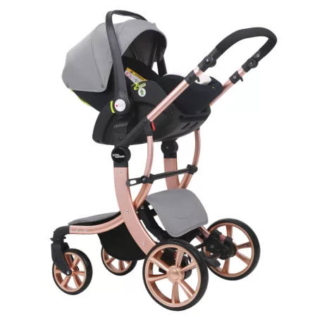 Autosedačka (vajíčko) Mama Kiddies Sun Grey ELITE i-Size ve světle šedé barvě.
